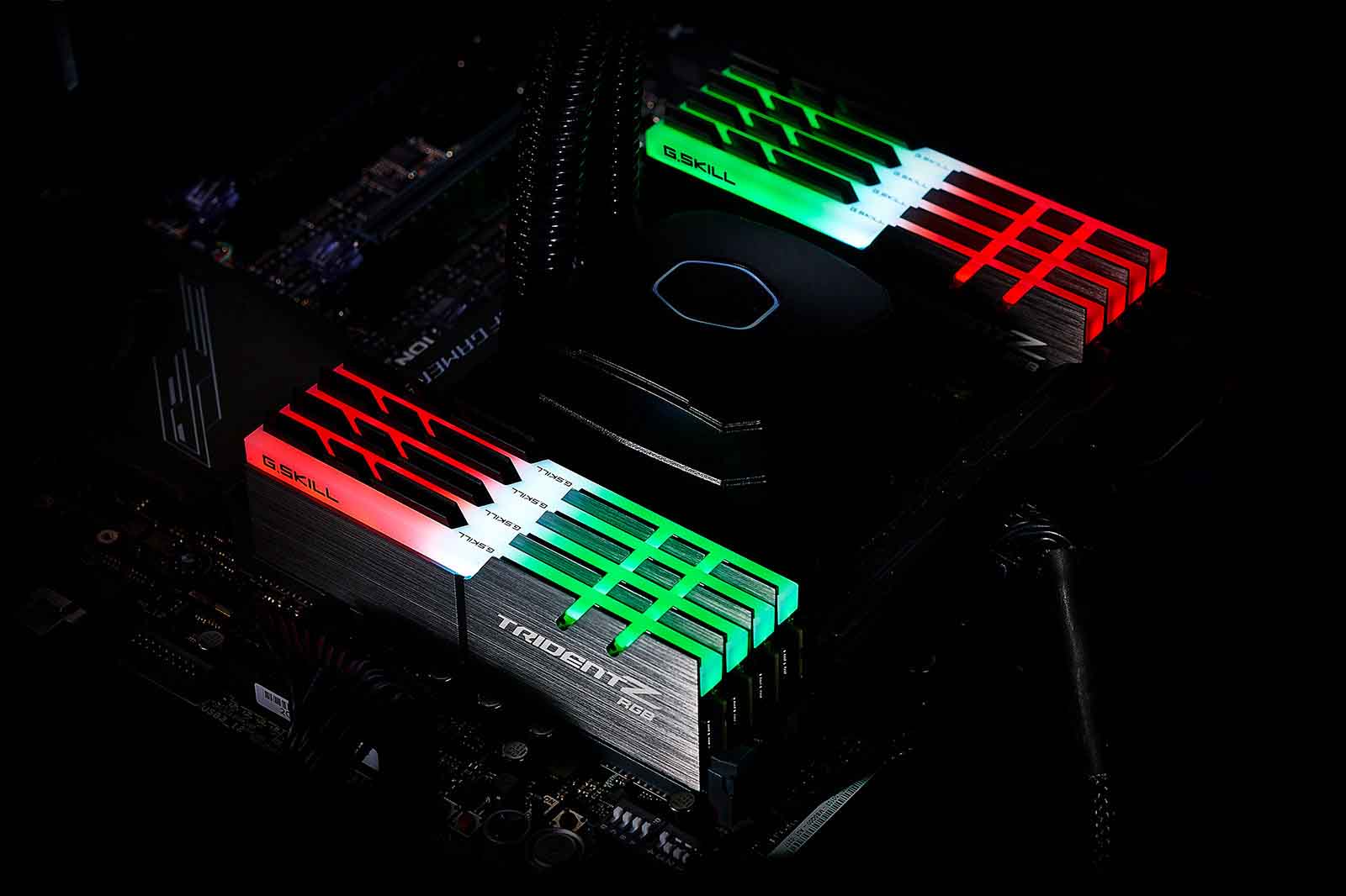 حافظه رم دسکتاپ دو کاناله G.SKILL مدل Trident Z RGB DDR4 32GB 4266MHz CL17 حافظه رم دسکتاپ دو کاناله G.SKILL مدل Trident Z RGB DDR4 32GB 4266MHz CL17
